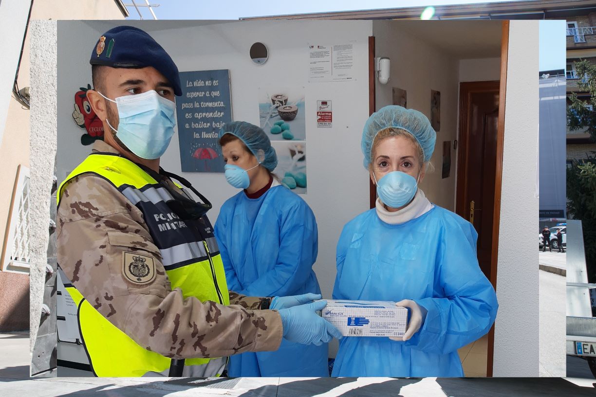 Entrega de material sanitario en una clínica del distrito de Latina