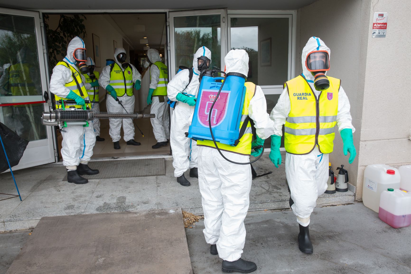 Descontaminación en la residencia de ancianos de Villaverde