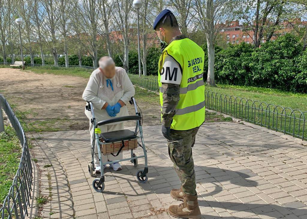 Patrullas a pie por el distrito de Villaverde