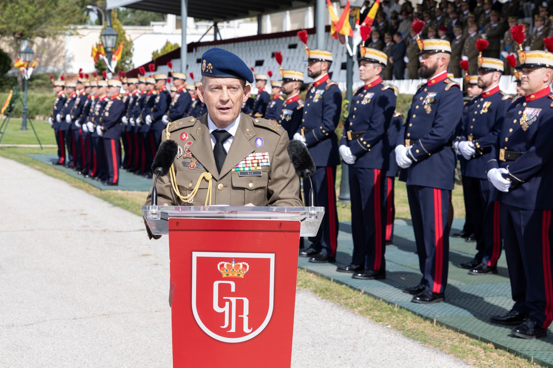 El teniente general Diz durante su alocución