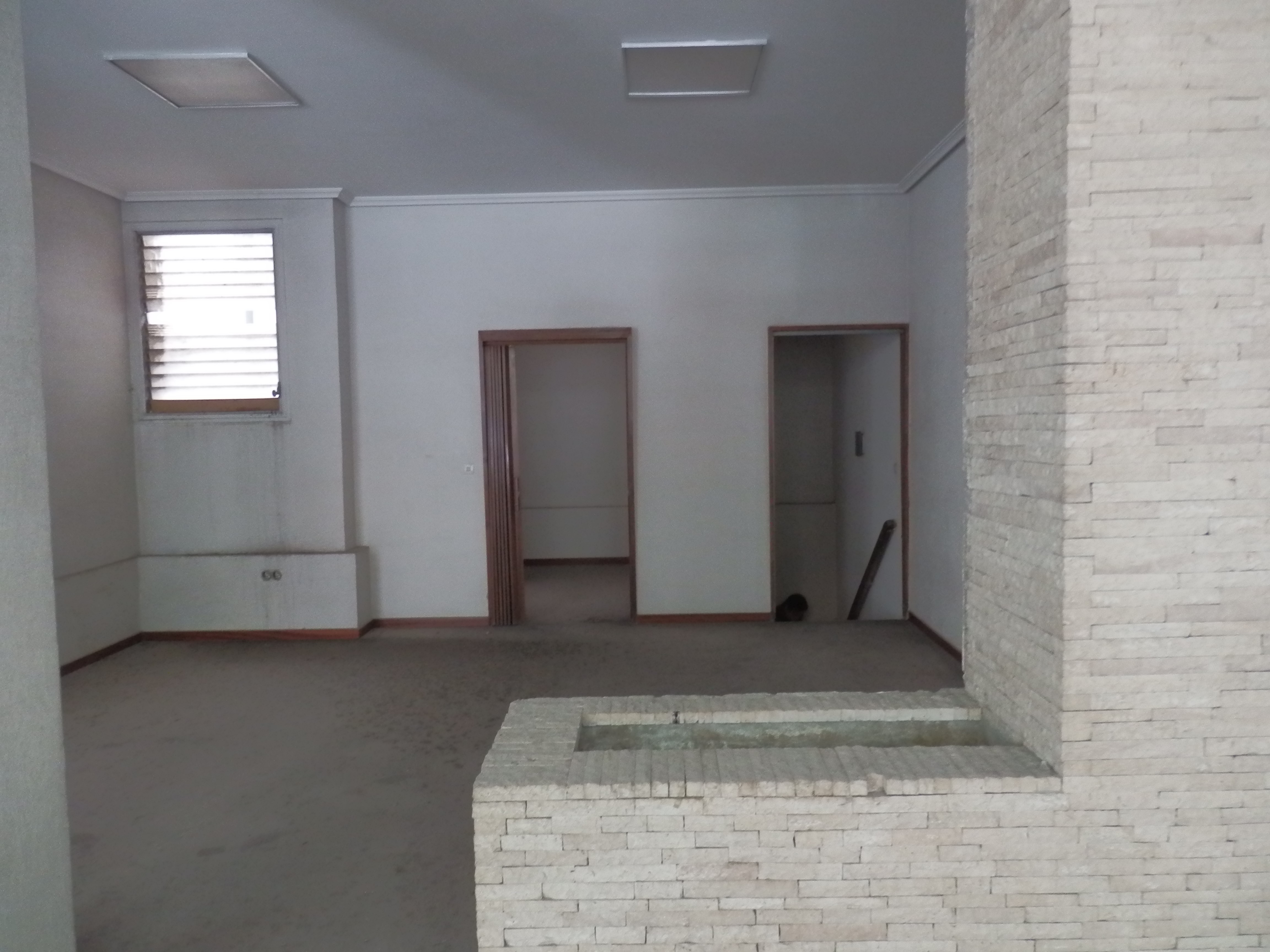 Texto no disponible Comercial