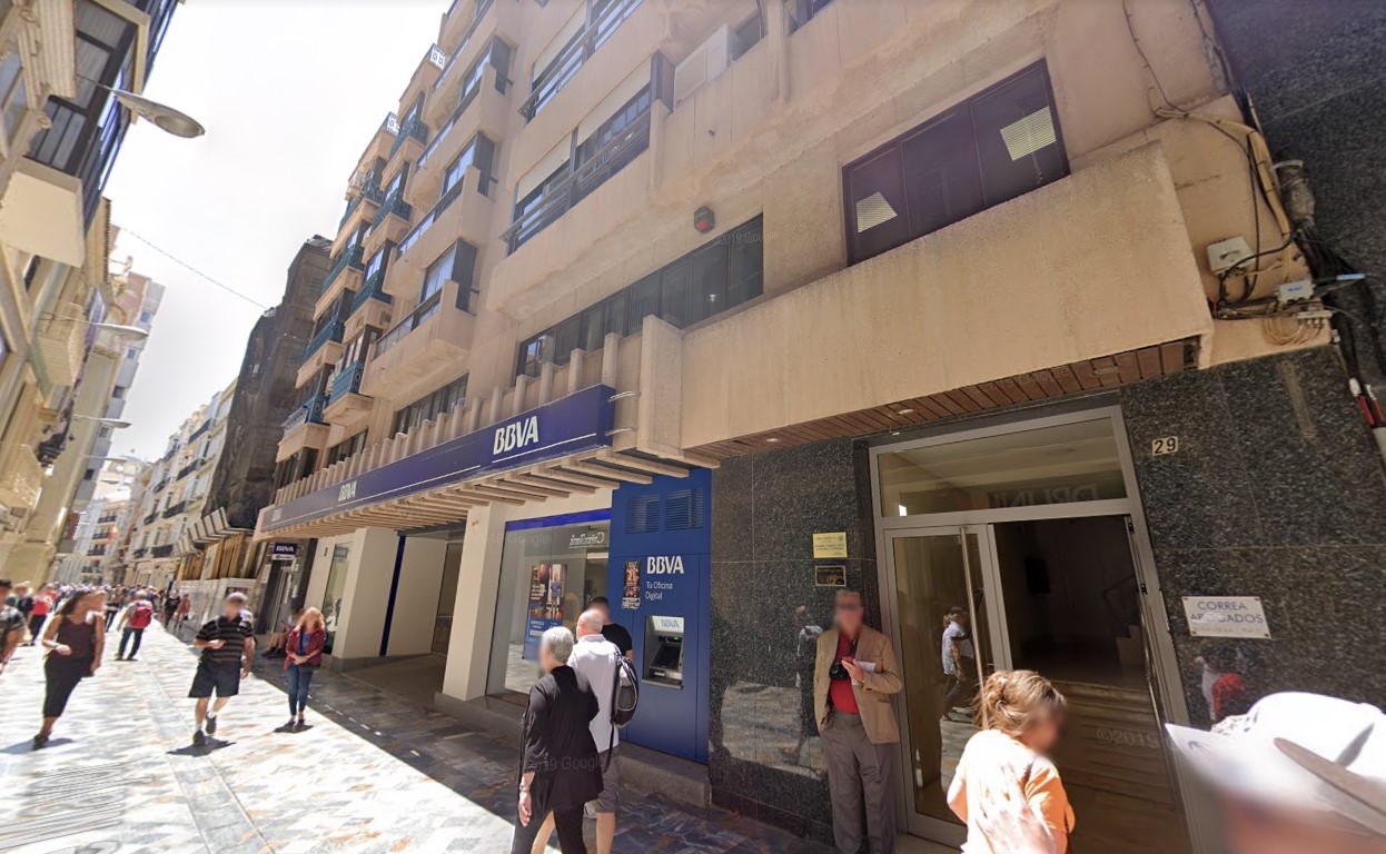 Texto no disponible Comercial