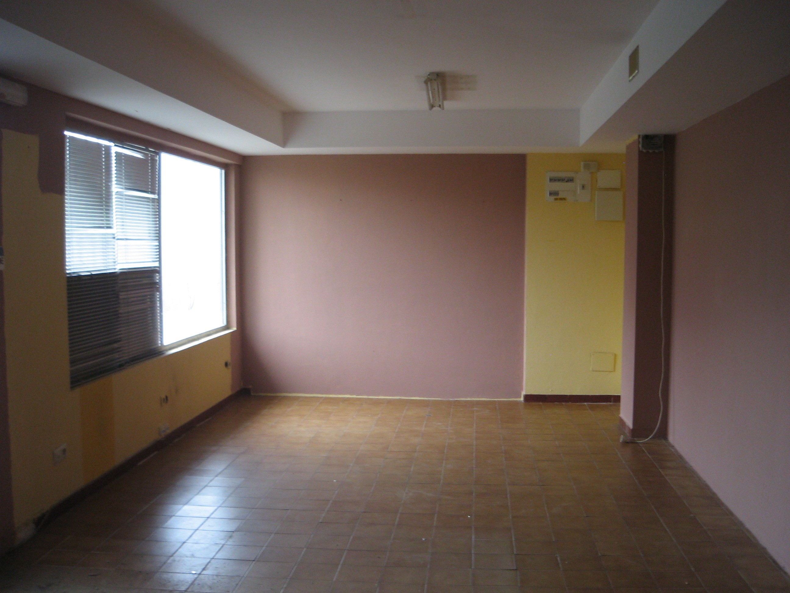 Texto no disponible Comercial