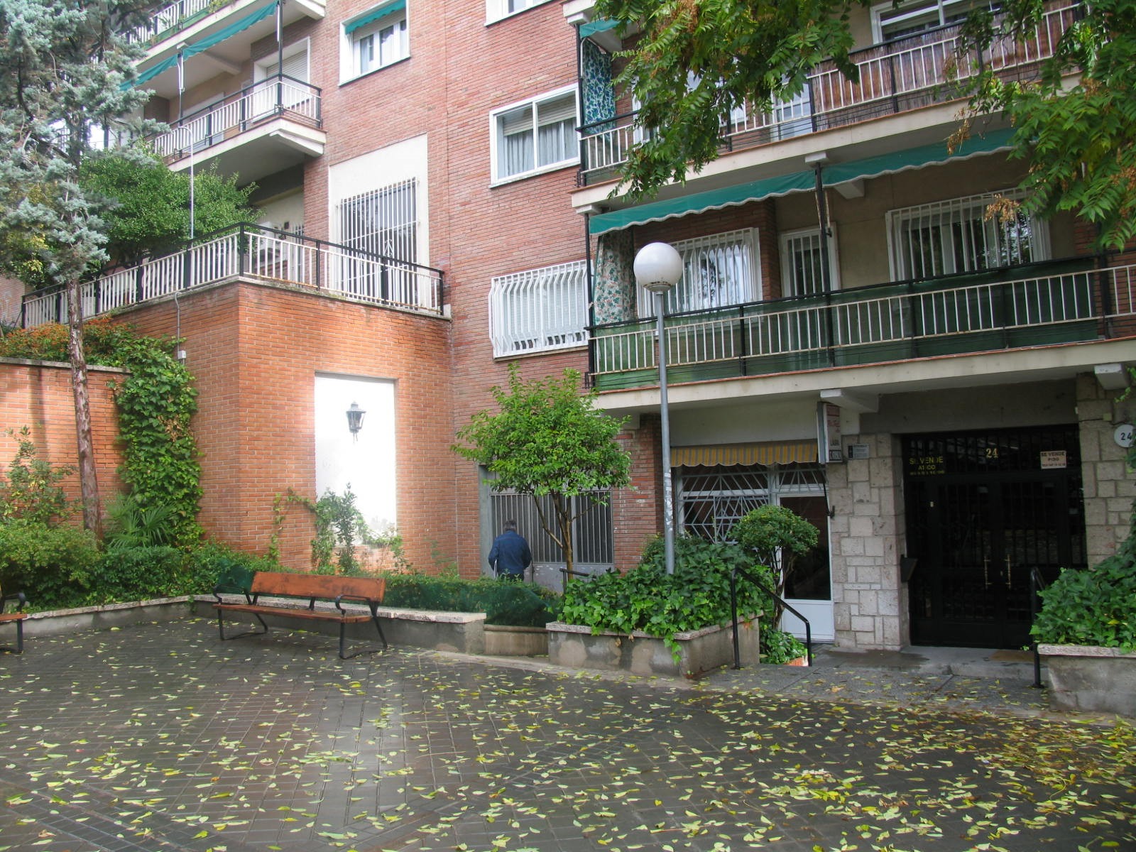 Texto no disponible Comercial