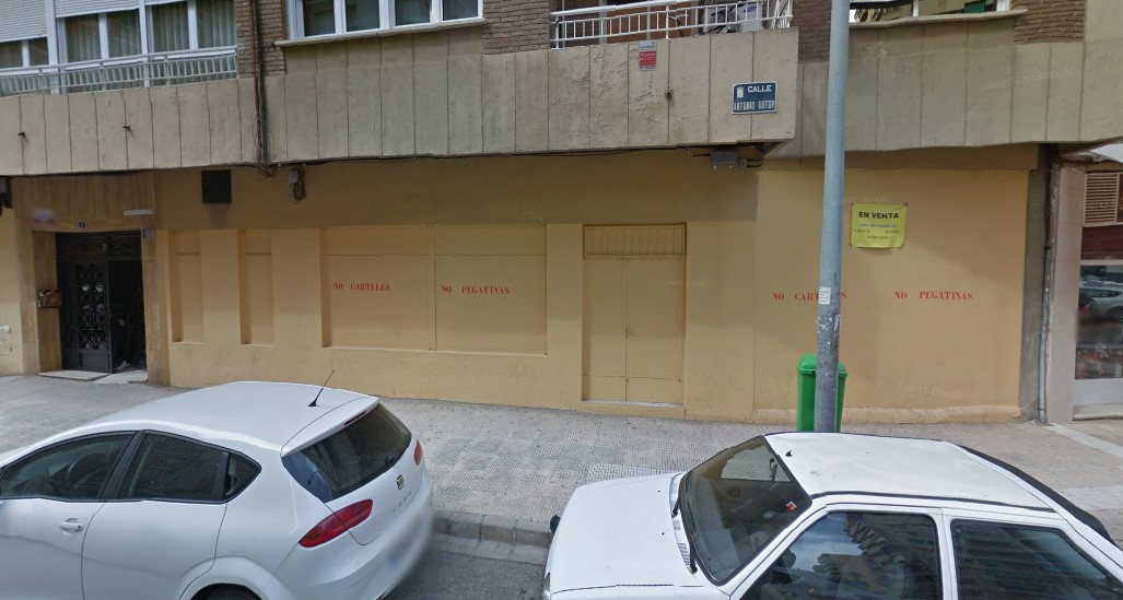 Texto no disponible Comercial