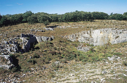 Sistemas Kársticos en carbonatos y evaporitas