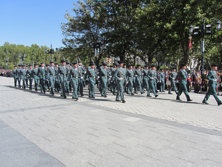 Desfile de una Compañía de la Guardia Civil