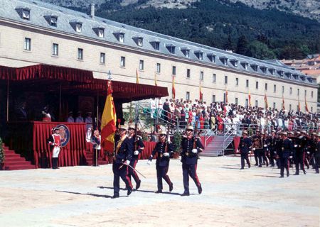 Desfile de la Agrupación de Honores