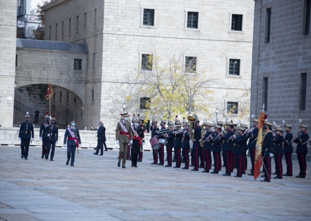 Revista a la Compañía de Honores