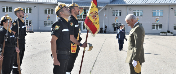 Antiguos militares de la UME renuevan su juramento a la Bandera