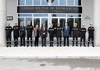 Foto de familia a la llegada al Cuartel General de la UME
