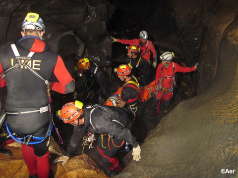 La cueva de Mortero acoge un simulacro de rescate con más de 200 efectivos