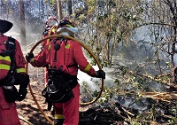 Las intervenciones de la UME comenzaron el pasado jueves en el incendio de Porto do Son (A Coruña)