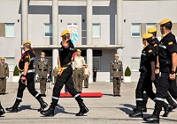Las unidades particpinates desfilaron ante el teniente general Jefe de la UME, que presidió el acto