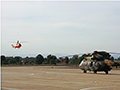 El helicoptero ET-671 durante el aterrizaje