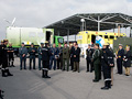 Los agregados militares, visitando la exposición estática