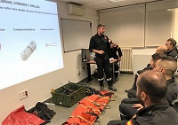En este curso, los alumnos adquirirán los conocimientos básicos de Lucha Contra Incendios Forestales, Inundaciones, Tormentas Invernales Severas, Busqueda y Rescate, Sanidad y Comunicaciones.