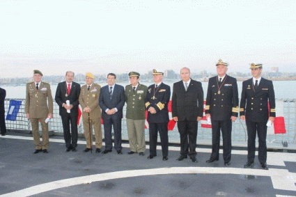 El Jefe de la UME recibi&oacute; el nombramiento de Caballero de la Honor&iacute;fica Orden de San Crist&oacute;bal y el BIEM III organiz&oacute; una exposici&oacute;n con diverso material, veh&iacute;culos y equipo.