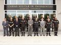 El Delegado del Gobierno en Aragón, acompañado del General Roldán y de los componentes de su Estado Mayor