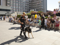 El cabo Abraham con su perro 