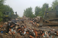 Para la adecuación de estas parcelas, la UME está colaborando con medios y personal de ingenieros