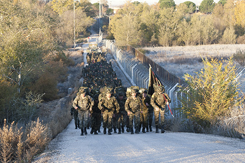La Unidad de Cuartel General inicia la prueba con su Gui&oacute;n al frente.