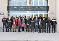 Foto de familia tras la llegada del Comisario con una representación de la UME