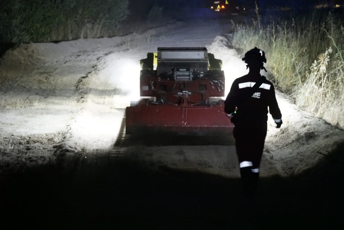 EL dron terrestre fue empleado en el incendio forestal de M&eacute;ntrida, en Toledo