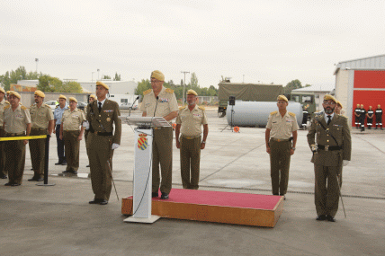 El general jefe de la UME, José Emilio Roldán Pascual, fue el encargado de presidir el acto de relevo de mando en la UCG.